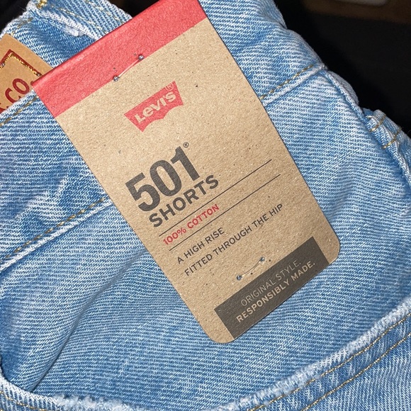 Levi’s jean shorts - Picture 4 of 5